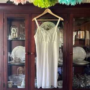 Vintage 50's Barbizon Full Slip sz 15